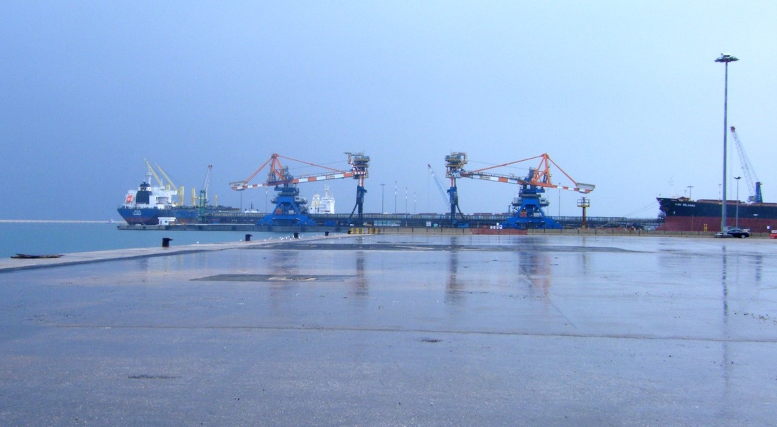 Area do porto de Brindisi